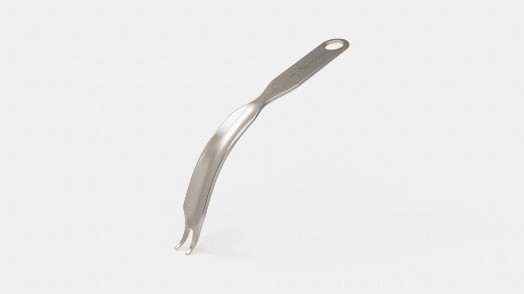 Slightly curved double prong — acetabulum / femur